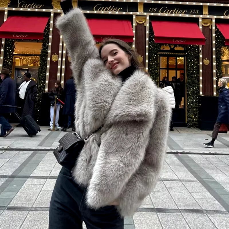 2024 Winter New Fashion Gradient Fluffy Fur Coat Women High Street Luxury Big Fur Collar Faux Fox Fur Jacket Female Overcoats